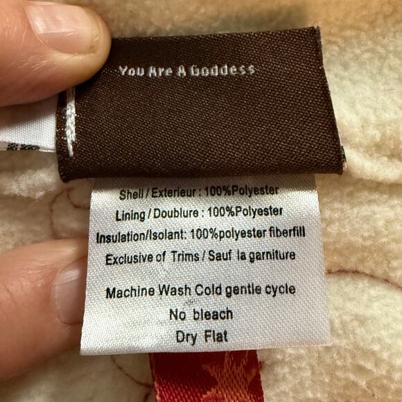 Isis Women’s 10 Floral Pattern Quilted Orange Vest w Shearling Lining NICE! - Picture 12 of 12